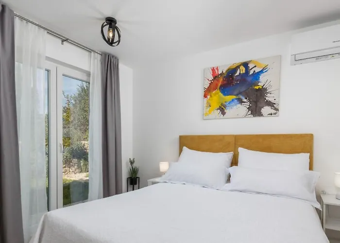 Family Di * Malinska