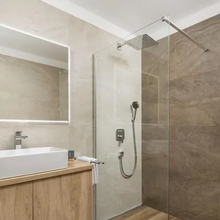 Holiday home Family Di Malinska
