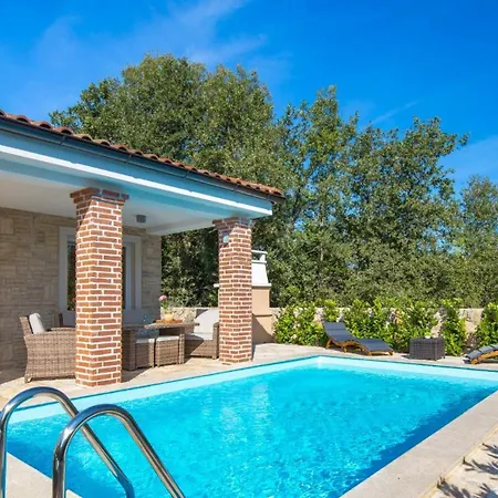 Holiday home Family Di Malinska