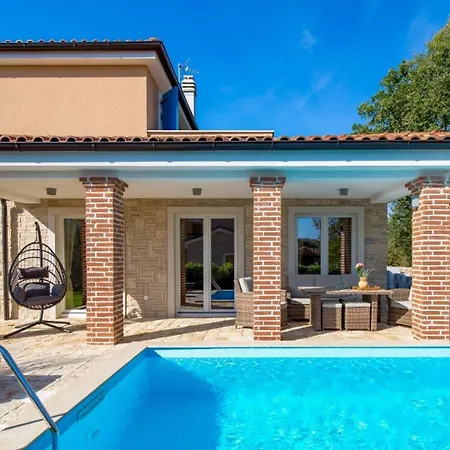 Holiday home Family Di Malinska